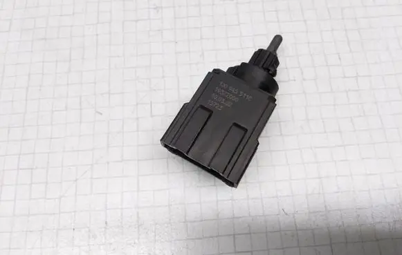 Volkswagen Golf IV Brake pedal sensor switch 1J0945511C 19322000