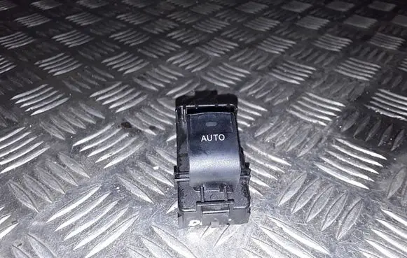 Toyota Prius (XW30) Electric window control switch 192801
