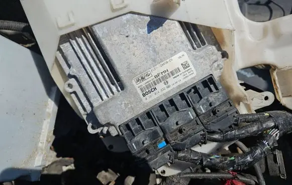 Ford Mondeo MK IV Engine control unit/module 8G9112A650EN 0281014832