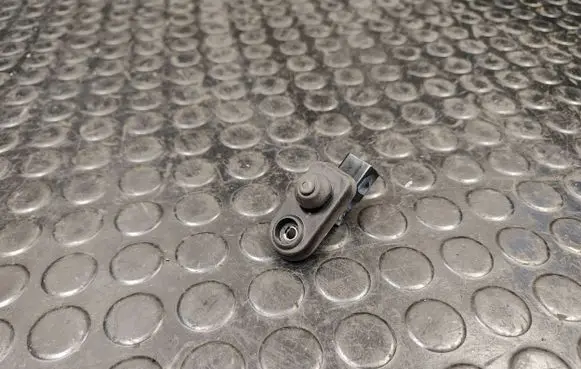 Peugeot 4007 Front door sensor 