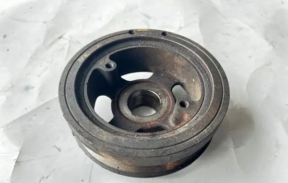 Toyota Land Cruiser (J120) Crankshaft pulley