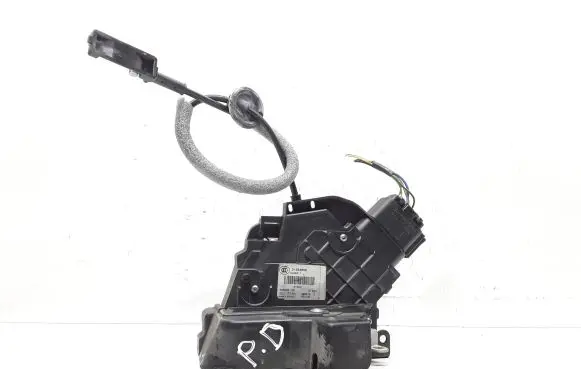 Volvo V70 Front door lock 31253658