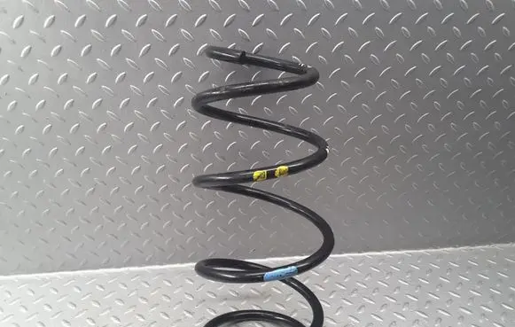 Toyota RAV 4 (XA40) Front coil spring