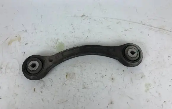 Maserati Ghibli Rear upper control arm/wishbone 0670007251