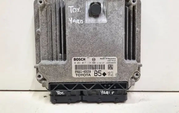 Toyota Yaris Engine control unit/module 896610DG50 0281017134