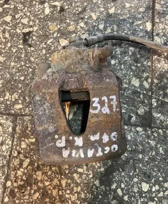 Skoda Octavia Mk2 (1Z) Front brake caliper