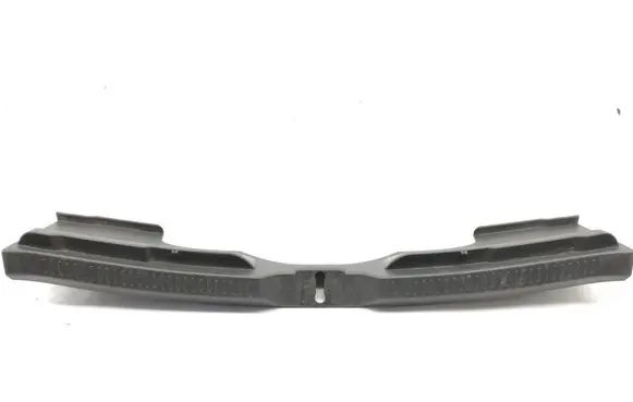 Trunk/boot sill cover protection