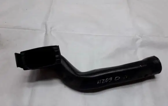 Volkswagen PASSAT B4 Air intake hose/pipe 357819724