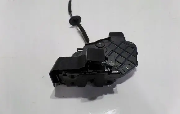 Land Rover Discovery 3 - LR3 Front door lock TLR011275