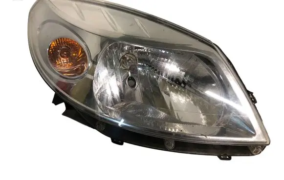 Dacia Sandero Headlight/headlamp 8200733877 00254005