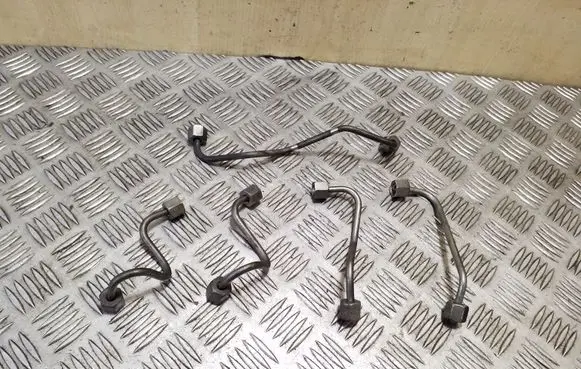 Fuel injector supply line/pipe