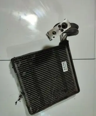 A/C cooling radiator (condenser)