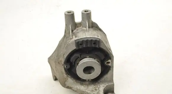 BMW i4 Engine mounting bracket 9485623