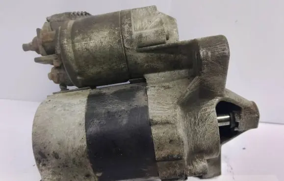 Peugeot 206 Starter motor 9633292480