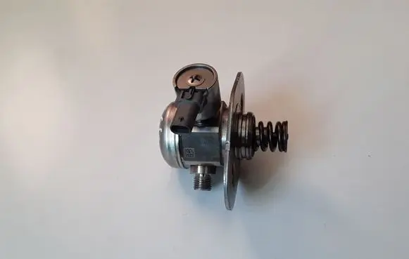 Mini Cooper Countryman F60 Fuel injection high pressure pump 0261520249