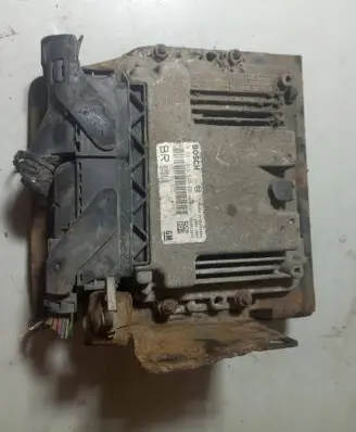 Opel Zafira B Engine control unit/module 55198922