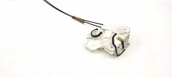 Mitsubishi Outlander Front door lock
