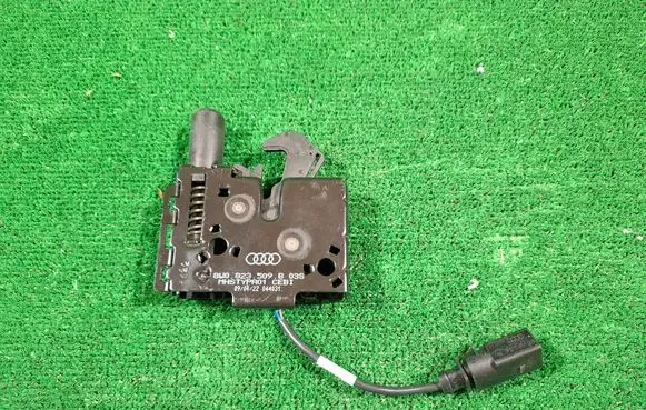 Audi A4 S4 B9 Engine bonnet/hood lock/catch 8W0823509B