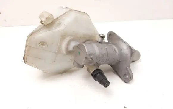 Volvo XC60 Master brake cylinder 03350885571 03350885561