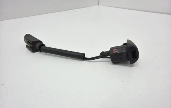 BMW 5 E60 E61 Windshield washer spray nozzle 7132969
