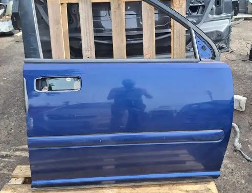 Nissan X-Trail T30 Front door
