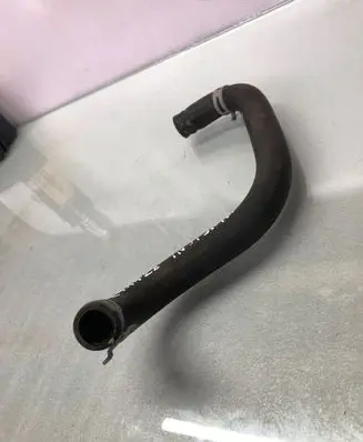 Opel Insignia B Engine coolant pipe/hose 8930356