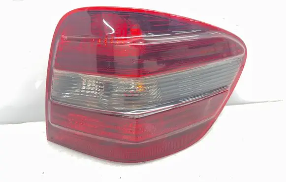 Mercedes-Benz ML W164 Rear/tail lights 404102R