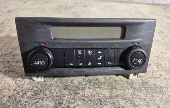 Renault Laguna II Climate control unit 8200264424A 52485201 HDS18C24