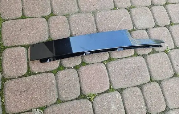 Opel Adam Front door glass trim molding 13355655-