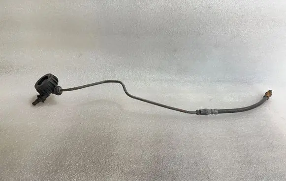 Volkswagen PASSAT B6 Clutch pipe/line 