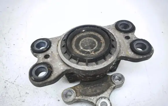 Volvo V60 Engine mount bracket 31262710