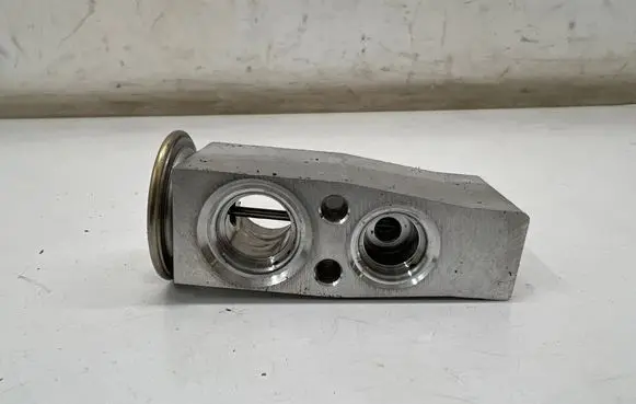 Skoda Kodiaq II Air conditioning (A/C) expansion valve 5Q0816679B