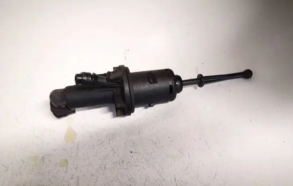 Volkswagen Tiguan Clutch master cylinder kg15065419