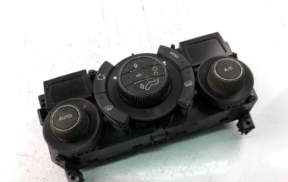 Peugeot 308 Climate control unit 96718462XT00