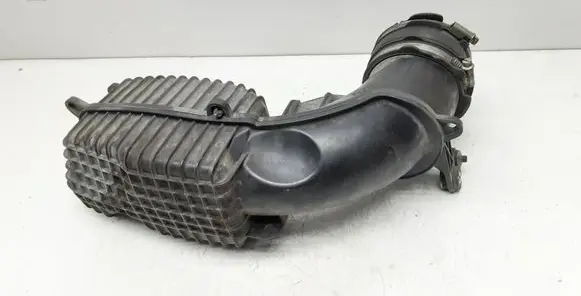 Volvo V70 Intake resonator 31319692