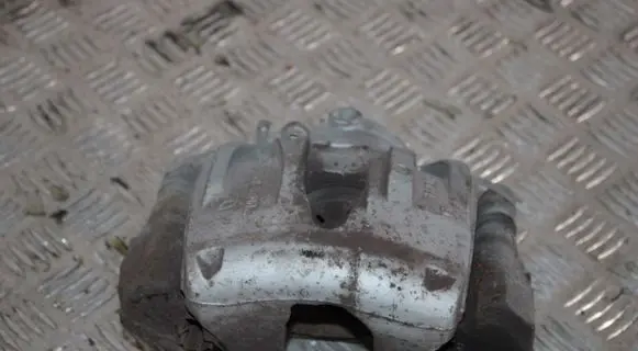 Mercedes-Benz E W211 Front brake caliper