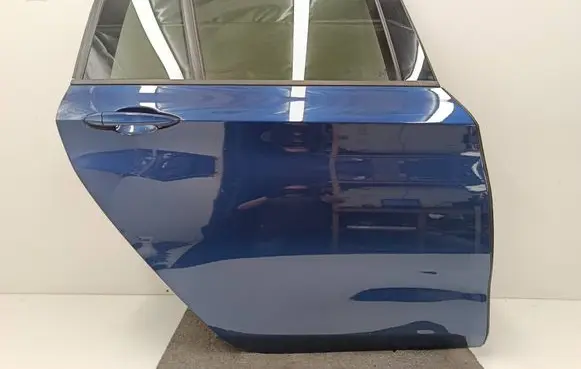 BMW 2 F46 Rear door