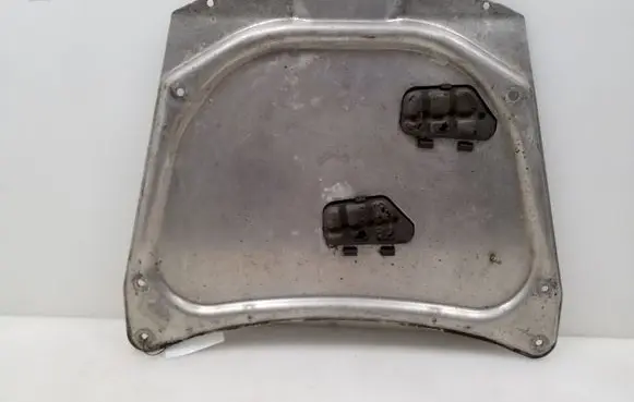 BMW X5 E53 Engine splash shield/under tray 1095656