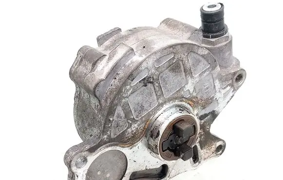 Volkswagen Caddy Vacuum pump 03L145100F