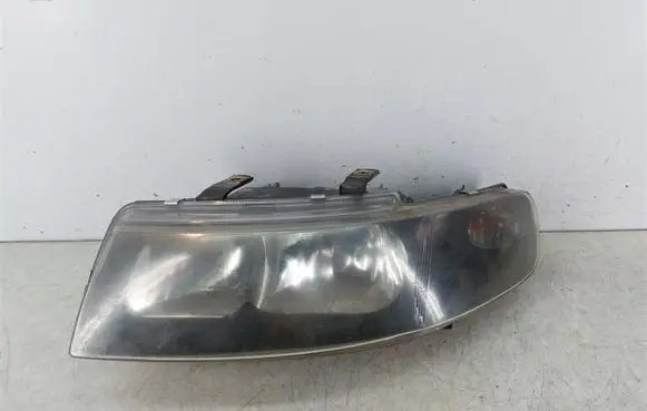 Seat Toledo II (1M) Headlight/headlamp