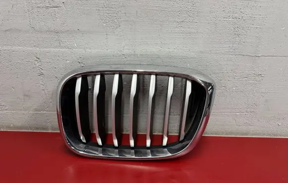 BMW X3 G01 Front bumper upper radiator grill 7469435