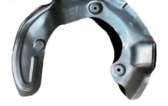 BMW 2 F46 Front brake disc dust cover plate 6869779 34106869779