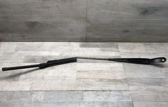 Peugeot 208 Front wiper blade arm 9673292080