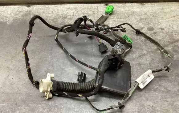 Volvo XC90 Front door wiring loom D8697912001 8697912