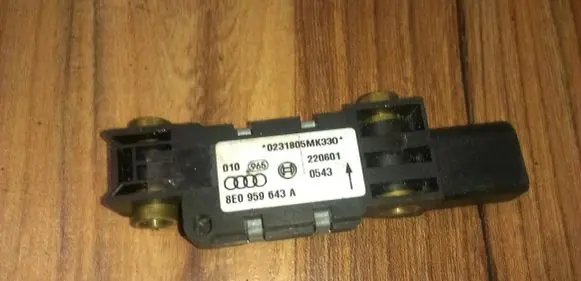 Audi A4 S4 B6 8E 8H Airbag deployment crash/impact sensor 8E0959643a