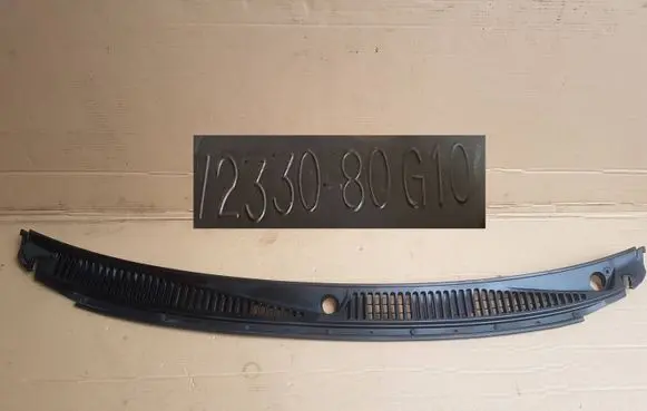 Suzuki Ignis Wiper trim 7233180G10