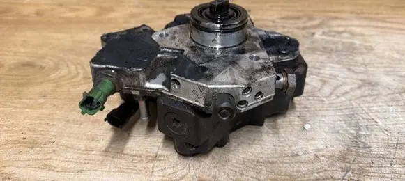 Volvo V70 Fuel injection high pressure pump 0445010111