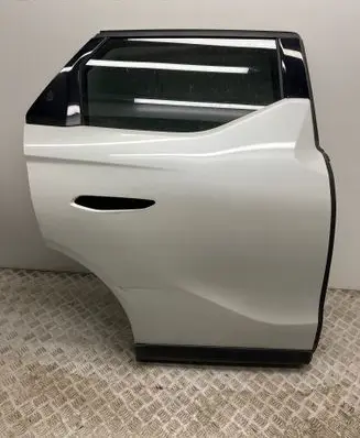 DS Automobiles 3 Crossback Rear door 