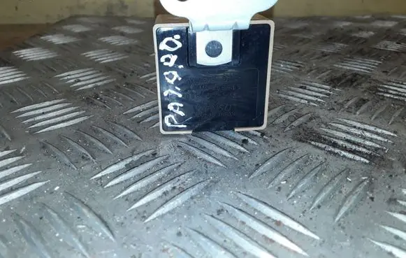 Mitsubishi Pajero Oil pressure relay 0680005280 MD369969