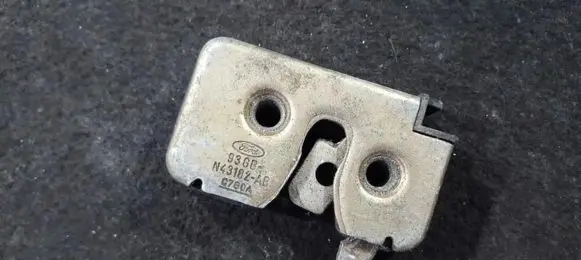 Ford Scorpio Tailgate/trunk/boot lock/catch/latch 93GBN43102AB 93GB-N43102-AB